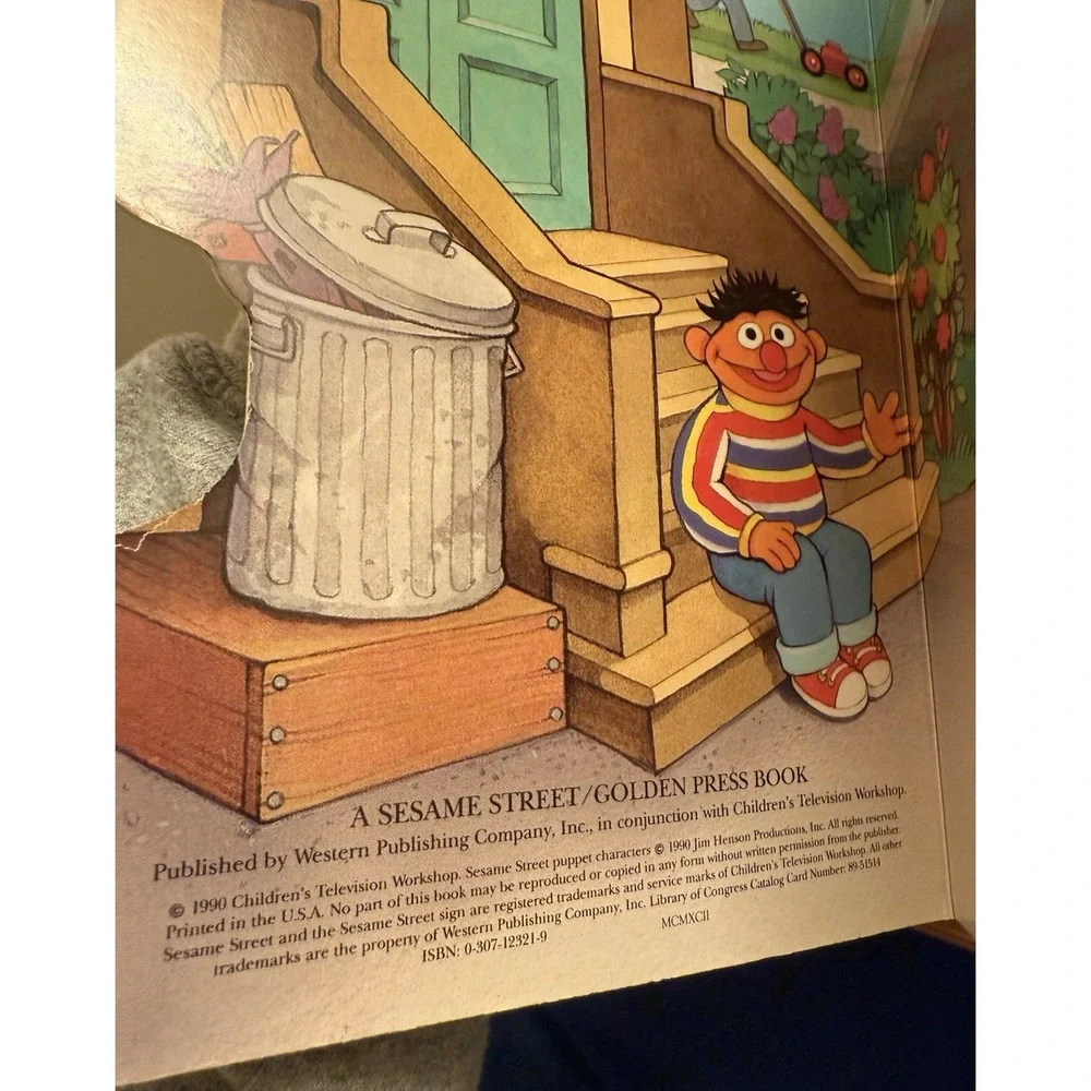 Vintage 1990‎ Ernie Follows His Nose Board Book Sesame Street  F11